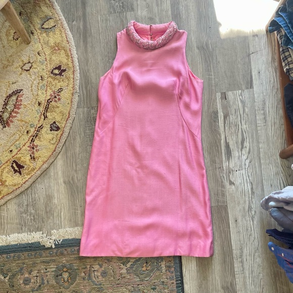 Vintage 1950s 1960s Mod Bubble Gum Pink Mini Shift Dress Embellished Collar - Picture 11 of 13